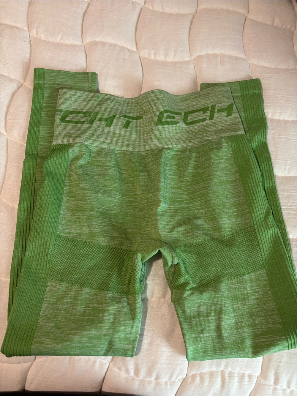ECHT women’s Green Seamless Leggings